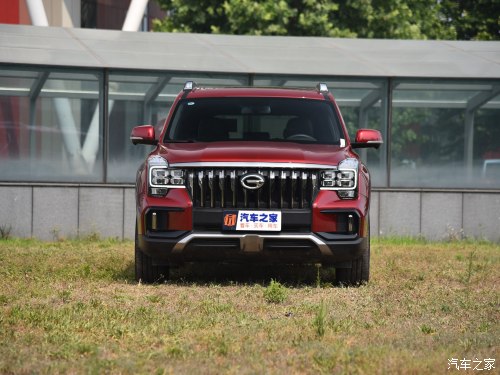 后车门被撞了个坑修多少钱,汽车被撞了一个坑怎么修复