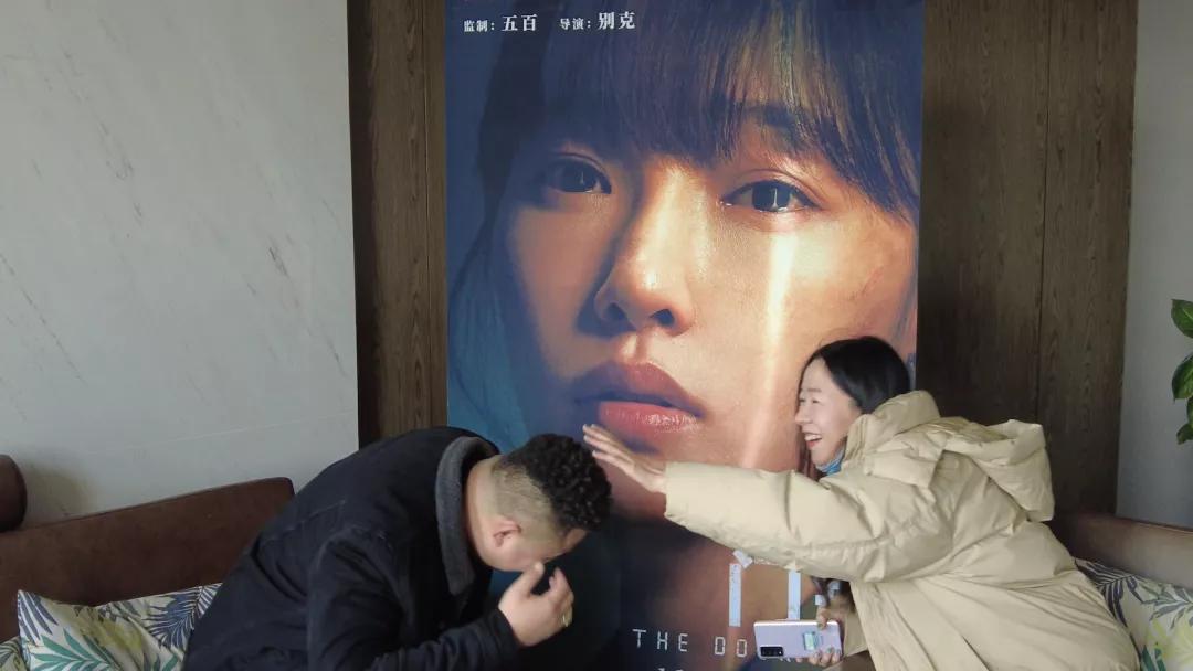 门锁导演叫什么,门锁电影导演别克是哪的人