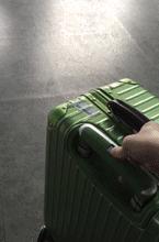 行李箱测评丨网易X选拉杆易卡阻，109元的喜朗顿侧提把不耐用