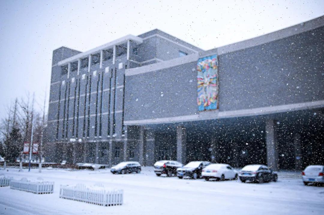 内工大初雪,大工山雪景