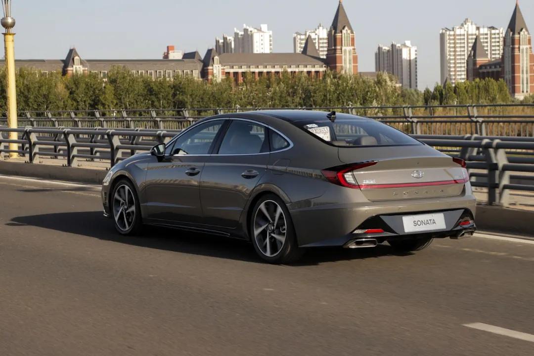 17款现代索纳塔九代2.0试驾油耗,新款索纳塔加速测试