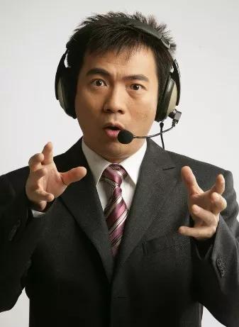 黄健翔解说国足战胜乌兹别克,黄健翔董路谈国足打日本