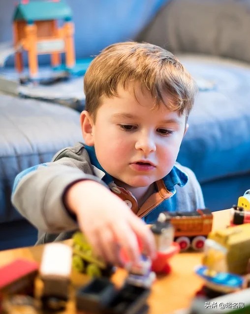 生僻字给宝宝取名字大全,生僻却美到爆的名字男孩名字