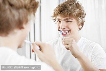 长期横向刷牙当心楔状缺损,横着刷牙一定会出现楔状缺损吗