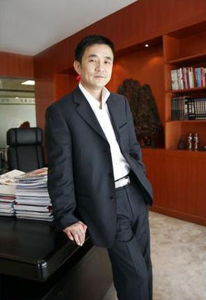 欠债800亿也不忘泡妞,豪掷1亿博美人一笑,父亲去世葬礼都不参加