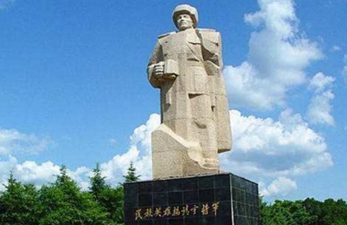 杨靖宇何时牺牲的,杨靖宇牺牲多少岁