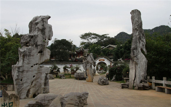 贵州黄果树景区简介,贵州黄果树瀑布风景名胜旅游区