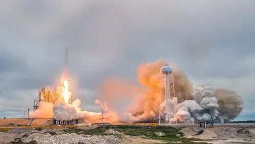 埃隆马斯克十年磨一剑,埃隆马斯克天才在上疯子在下