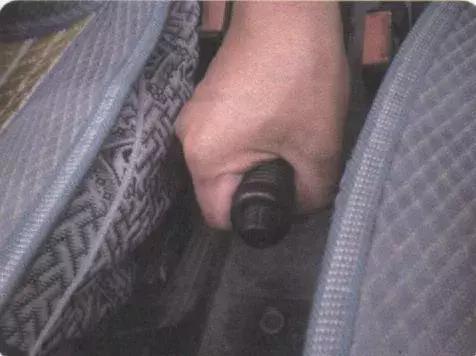 科目二半坡起步定点停车技巧视频,科目二半坡起步定点停车技巧教程