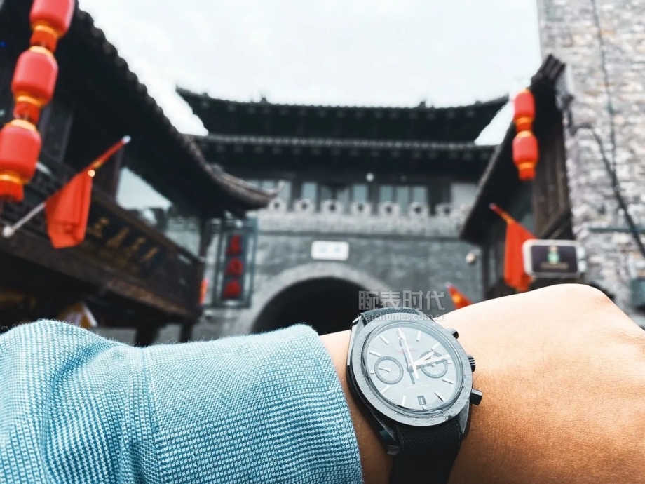 网友晒自己微信好友数量,网友晒1300手表