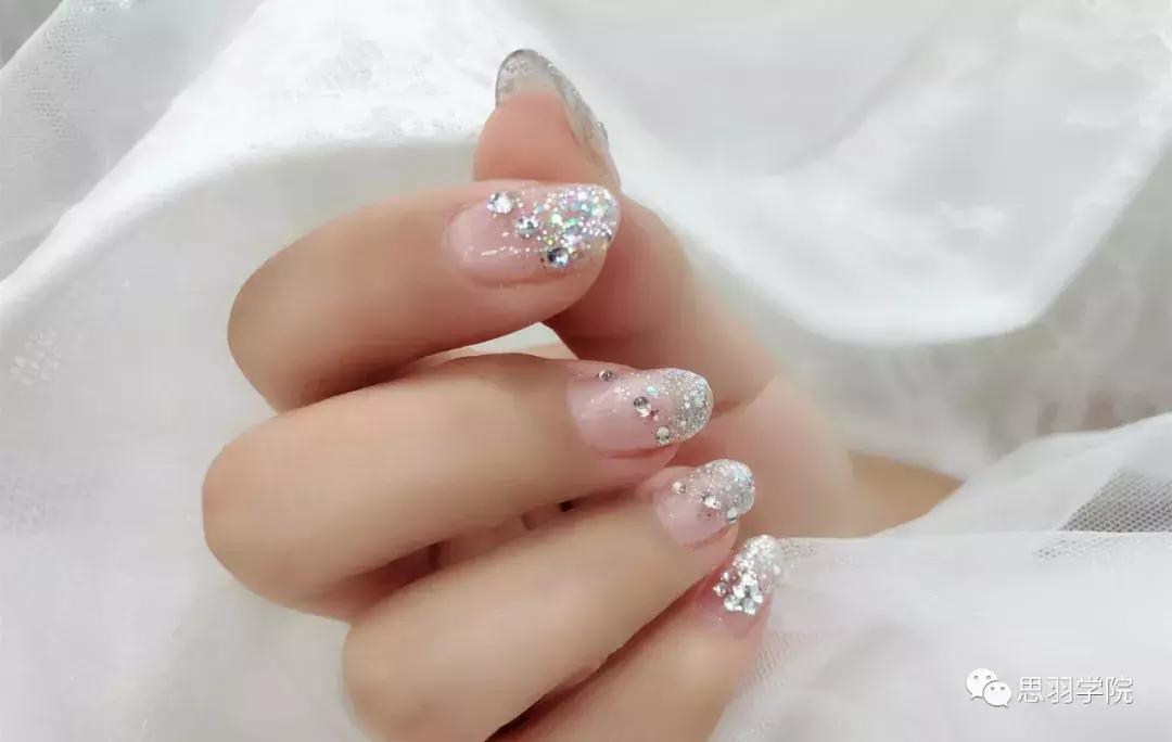 美甲店没有客户是什么原因,美甲店如何和客户交流技巧