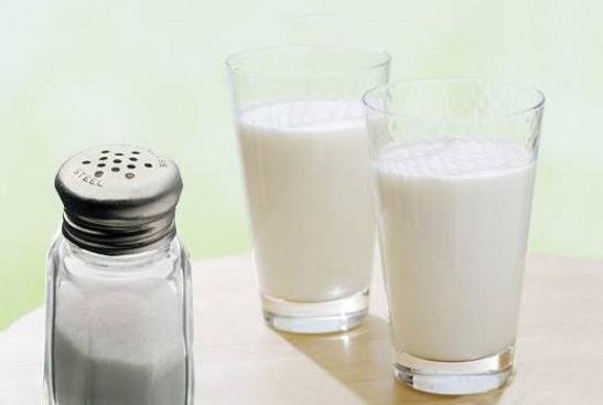 鼻子长黑头如何去除不花钱,鼻子老长黑头怎么办