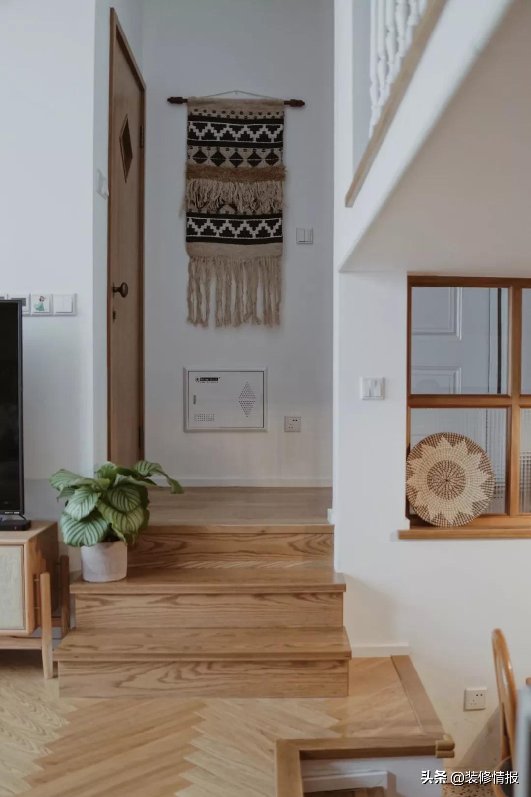 她买下32㎡上海老旧学区房,为女儿打造小桃园还有20㎡舒适大庭院