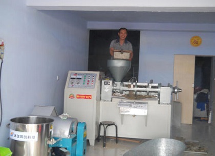 小型榨油坊都需要买哪些榨油设备,榨油坊的商机有哪些