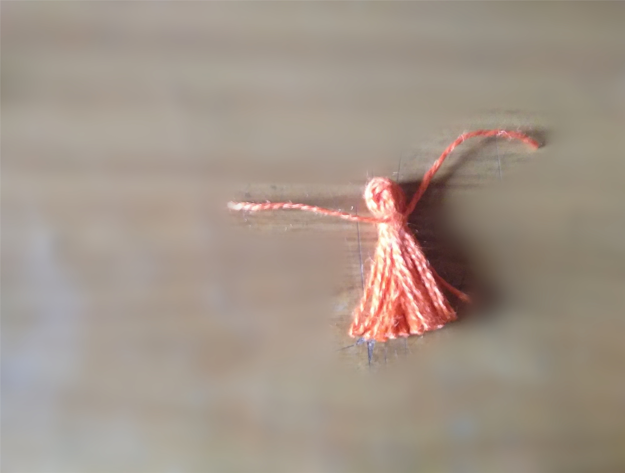 矿泉水瓶瓶盖做灯笼手工教程,手把手教你用瓶盖做灯笼教程