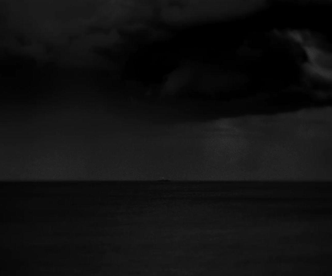 老拍床戏的暮光男，这次连美人鱼都不放过