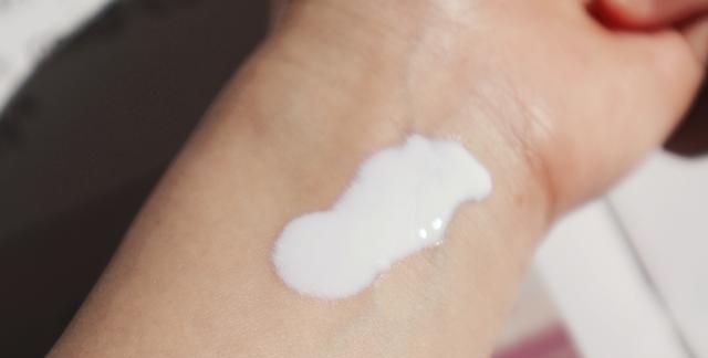 鐞嗚偆娉夐槻鏅掗湝鍜宨sdin闃叉檼闇滃摢涓ソ,isdin闃叉檼闇滃惈4鐢插熀鑻勪簹鍩烘鑴戝悧