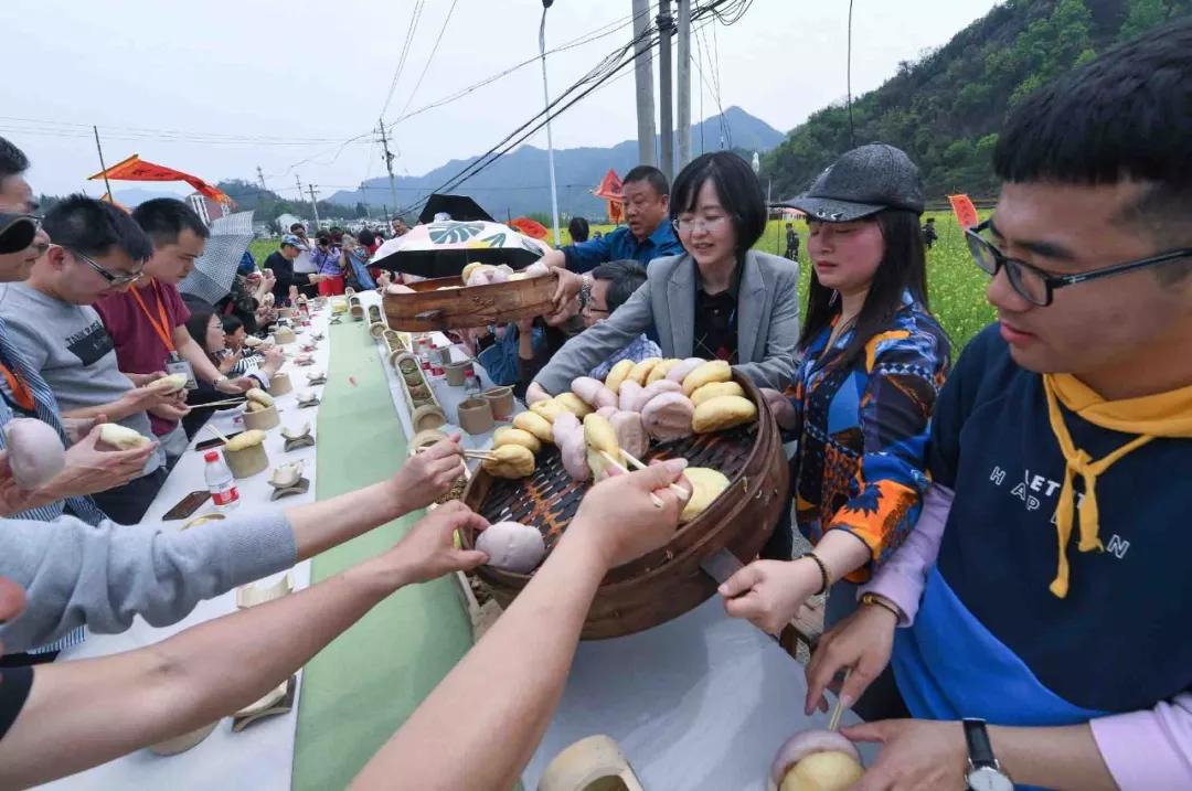 今天起，请叫它＂状元馒头＂！一台山乡大戏为它正名！