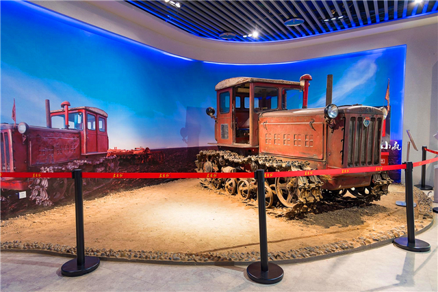 洛阳一拖第一台拖拉机,洛阳一拖小四轮拖拉机