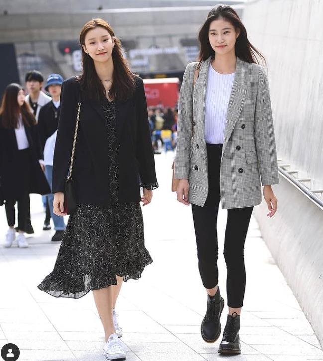 很火的韩国小姐姐穿搭,韩国小姐姐秋冬时尚穿搭