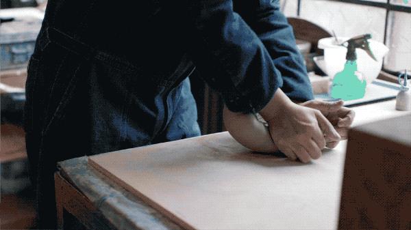 想不想开？这个贴着小胡子的女生，做出全世界最可爱的汽车