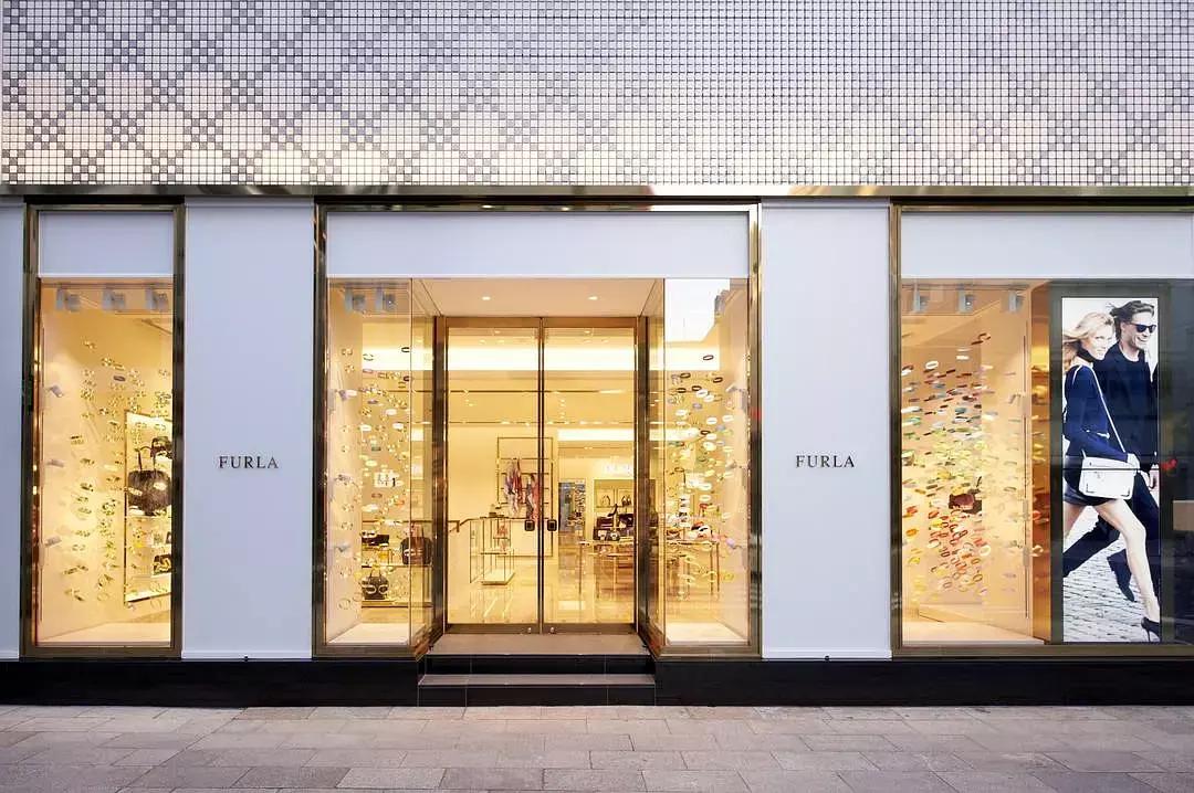 英镑暴跌好不好,英镑下跌买什么划算