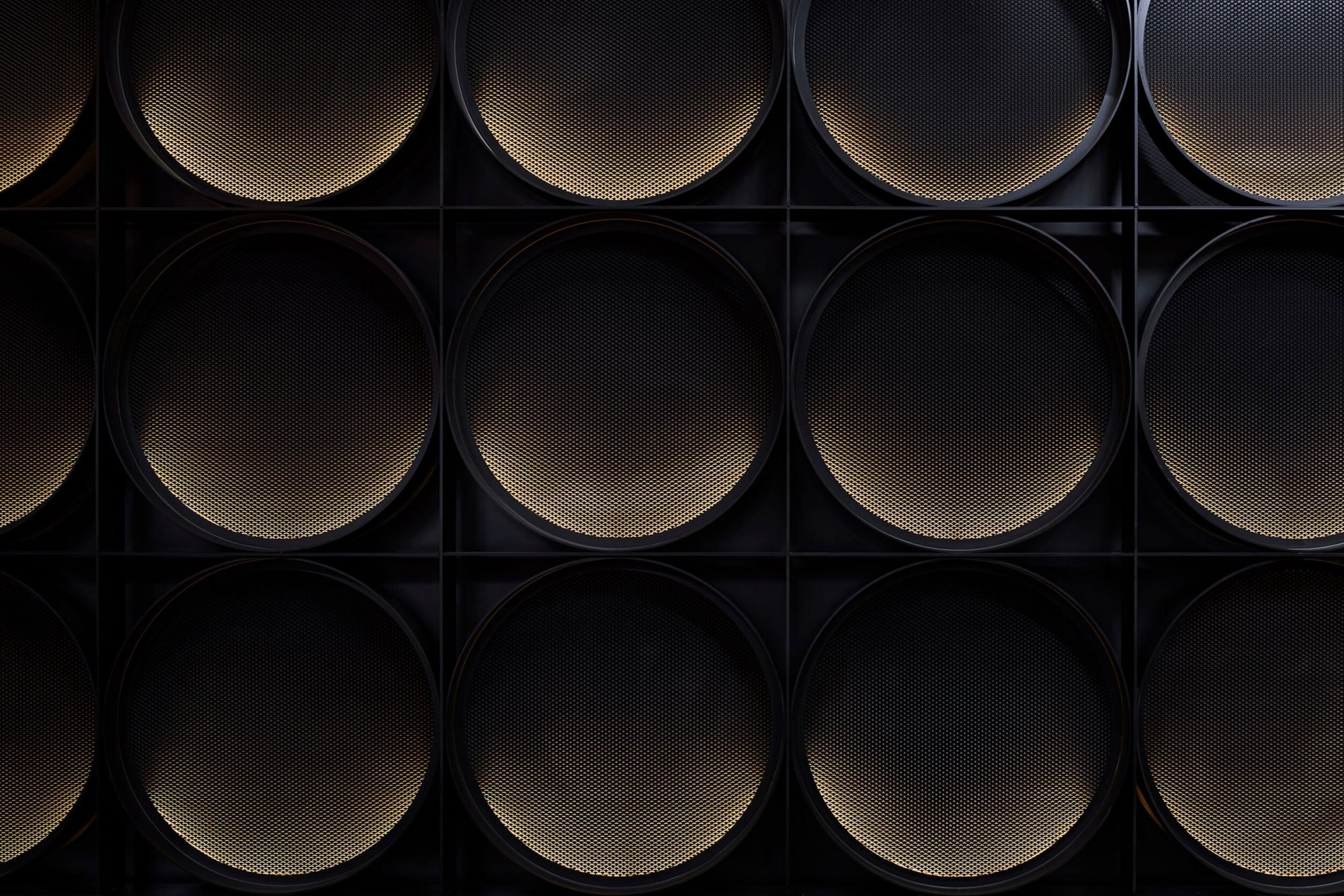 冷酷俊朗的工业风啤酒厂