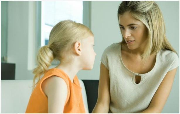 6岁女儿体内发现异物,女孩六岁身体下有异味怎么办