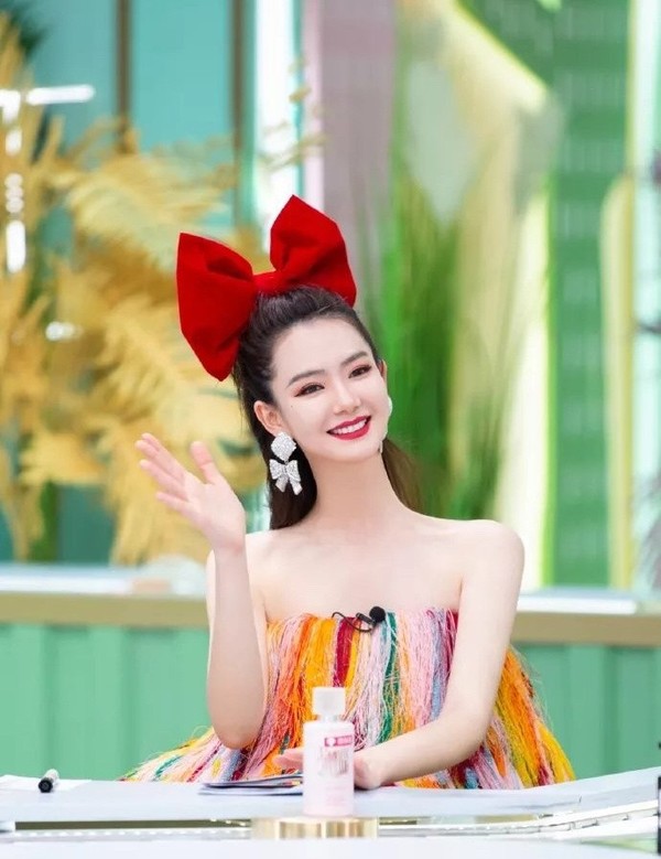 欧阳娜娜18元套装,欧阳娜娜穿搭能力满分