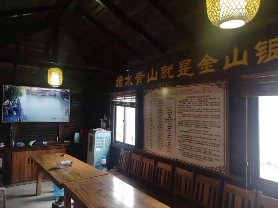 南浔区治水办、水利局开展水葫芦集中打捞行动联合督查