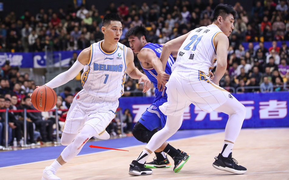 林书豪最新首秀,林书豪首秀拿下9分路人视角