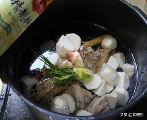 老鸭炖山药和胡萝卜怎么做好吃,老鸭能和莲子薏仁山药一起炖吗