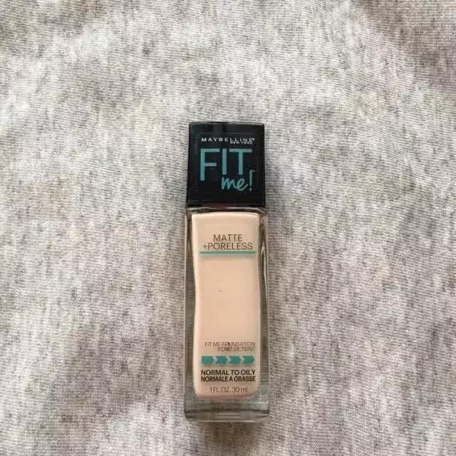 雅诗兰黛持久无暇气垫粉霜,雅诗兰黛粉底适合干皮的怎么选