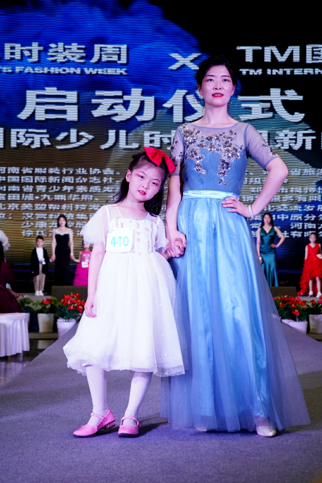 第六届郑州国际少儿时装周,亲子时装秀国潮