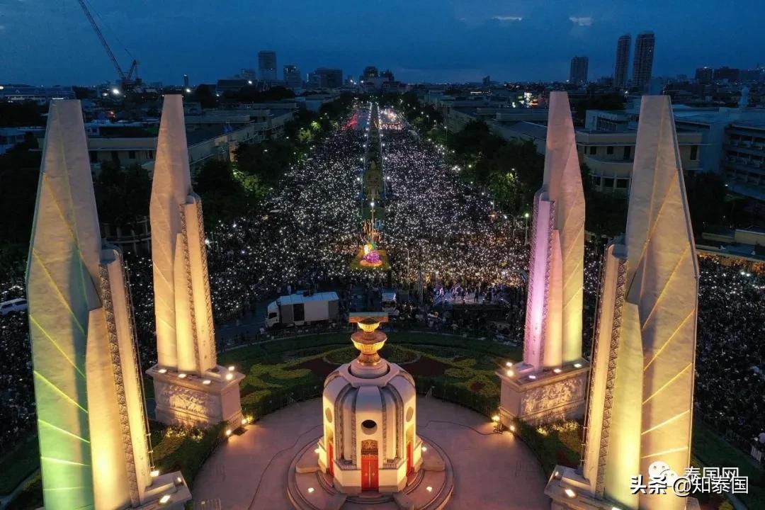 替泰国吼一声，滚蛋吧，2020年！