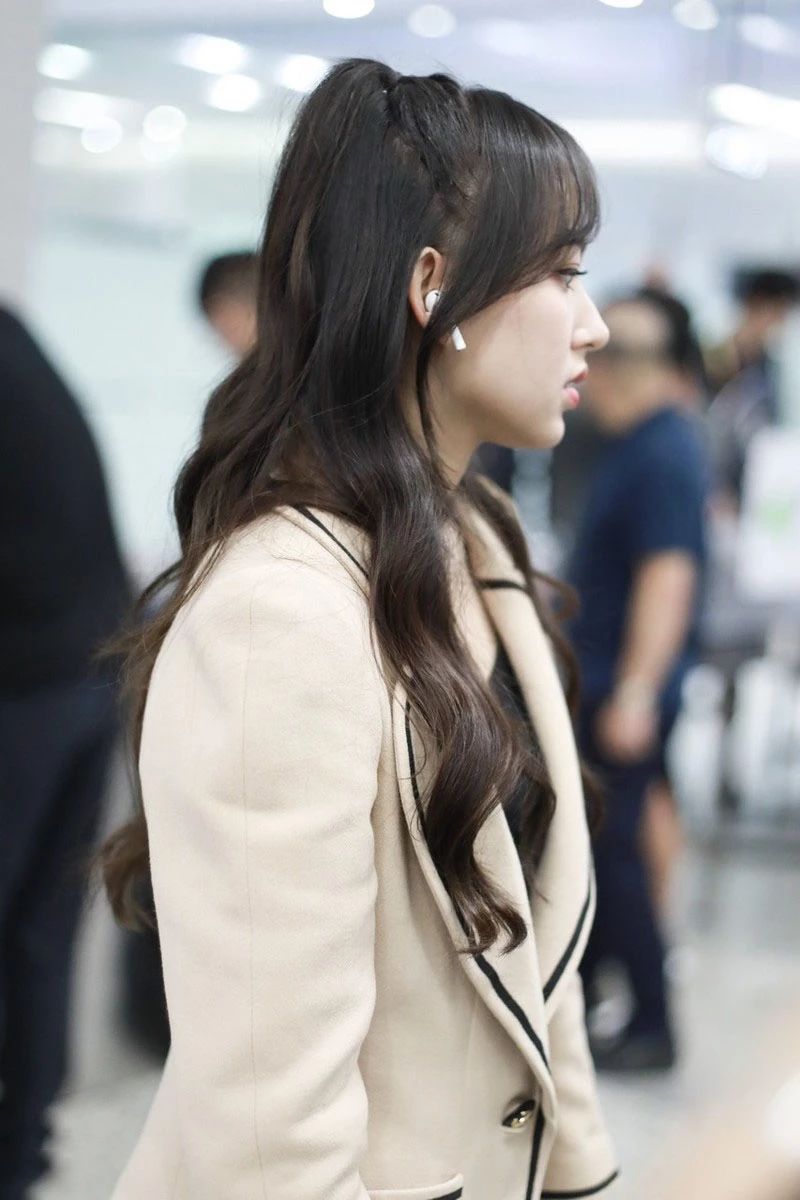 程潇微胖完整版,程潇穿绿色露腰上衣