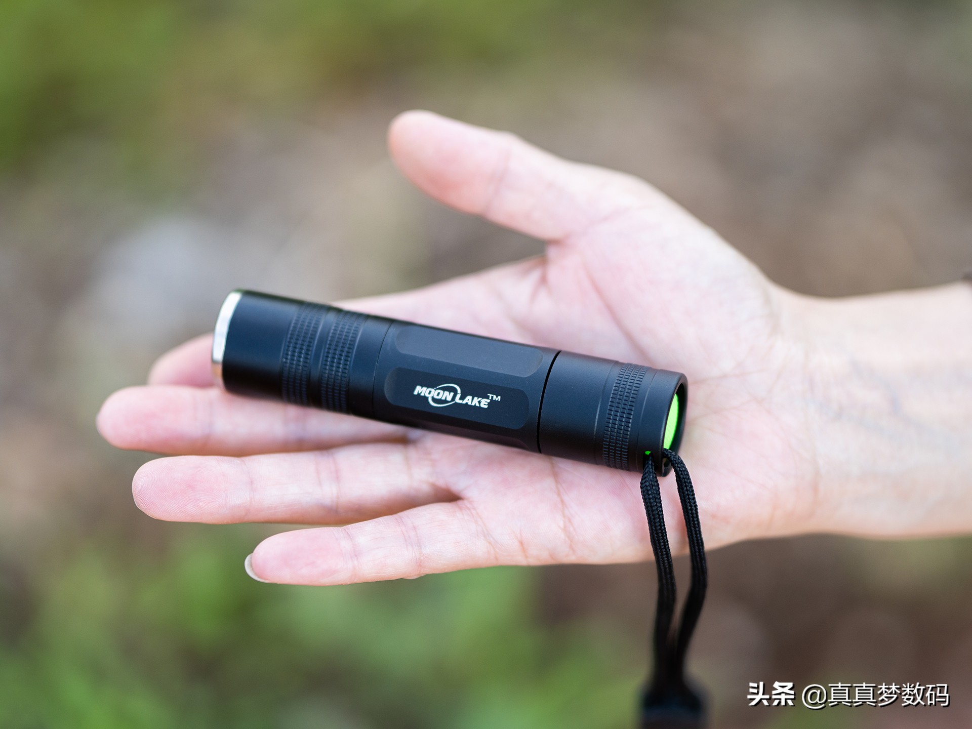 2021强光手电选购经验篇一:盘点我的高性价比强光手电筒