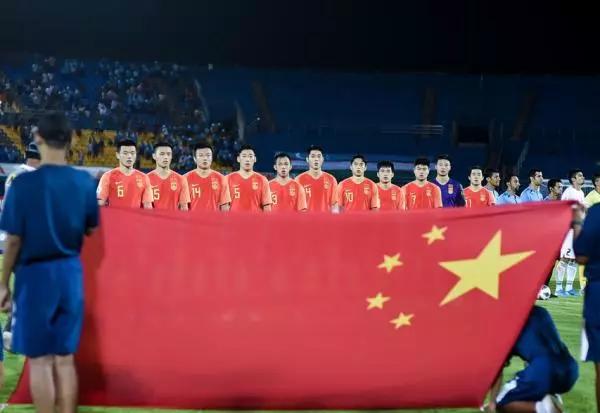 中国男排全力争夺奥运资格,中国男排奥预赛遭两连败