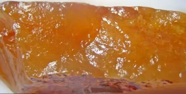 见惯了宝玉石，它的原石长啥样？有些毫不起眼，捡到千万别丢……