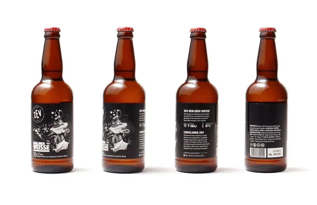 画面冲击感强烈的插画,这种手绘插画是用什么笔画的