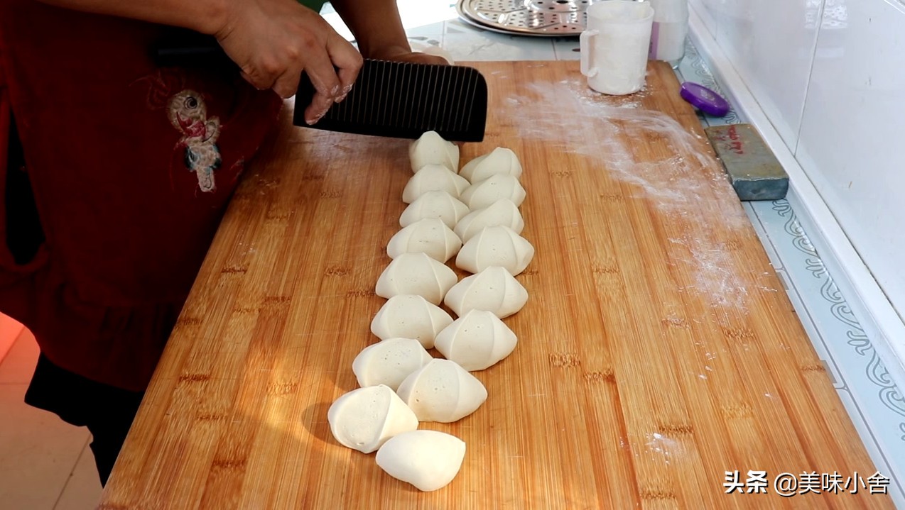 怎么蒸包子不塌陷不回缩,韭菜蒸包子不塌陷不回缩的好方法