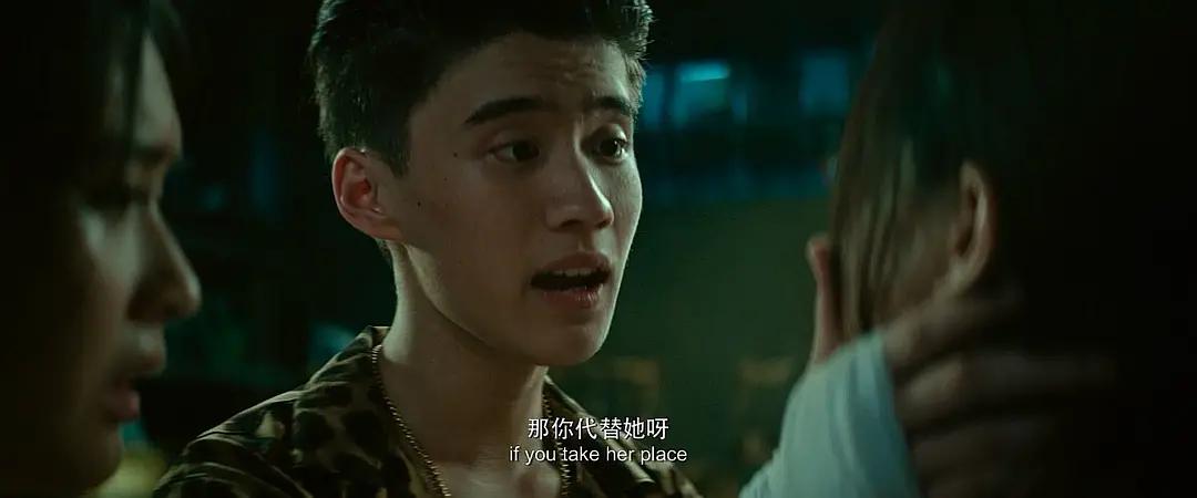 16岁男孩迷奸女同学、拍不雅视频，妈妈的做法令人愤怒……