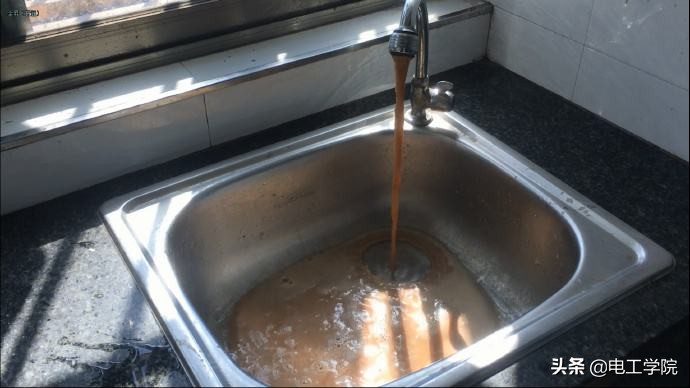 电热水器洗澡到底安全不,电热水器不经漏电开关测试