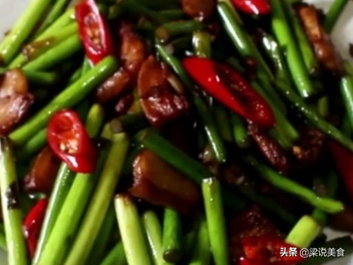 蒜苔肉丝蒜苔要滑油吗,蒜苔炒肉怎么让蒜苔入味