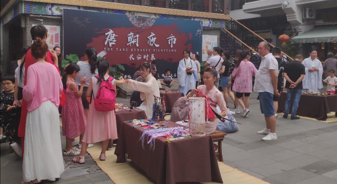 逛地摊注意事项及禁忌,摆地摊的时候要怎么摆好卖