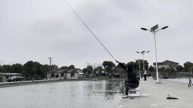 几十元的鲫鱼竿测评,淘宝好评不贵的鲫鱼竿