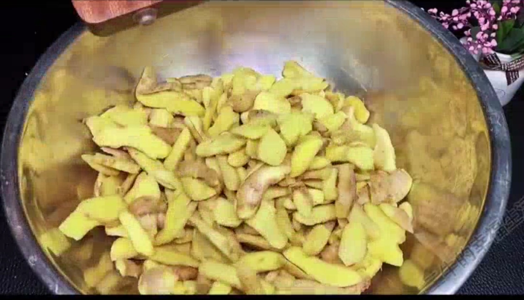 老奶奶腌制萝卜干独家秘诀,民间秘方腌制姜片介绍一下