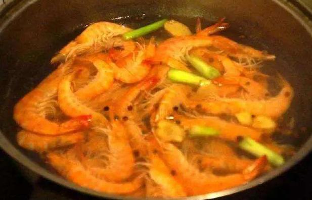 大虾怎么煮又嫩又好吃,白灼大虾煮出来有腥味怎么弄
