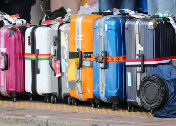 各国观光客在日本成田机场的好玩新发现!可不只是座机场