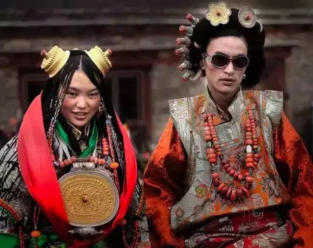 几十元的蜜蜡都是假的吗,藏民卖的蜜蜡是真的吗